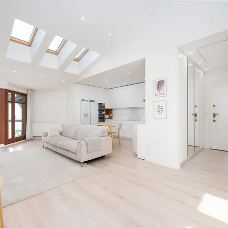 Classy White By Oneapartments Gdansk