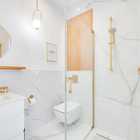 Classy White By Oneapartments *